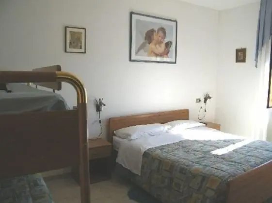 Dört Kişilik Oda (2 Adults + 2 Children)