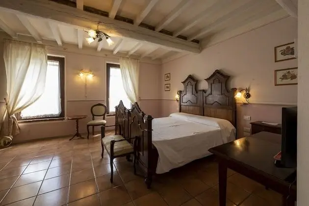 Classic Tek Büyük Yataklı Oda