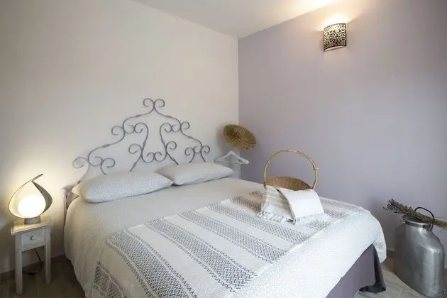 Deluxe Tek Büyük Yataklı Oda, Kısmi Deniz Manzaralı (Lavanda)