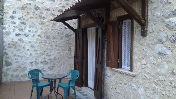 Üç Kişilik Oda, Teras