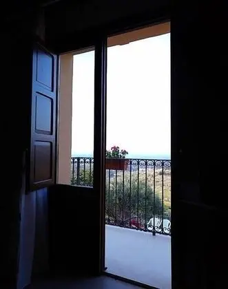 Deluxe Tek Büyük Yataklı Oda, Birden Çok Yatak, Balkon, Deniz Manzaralı (Gelsomino)