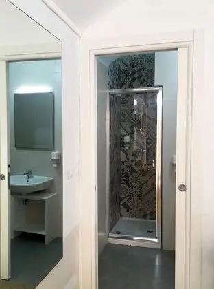 Economy Tek Büyük Yataklı Oda, 1 Büyük (Queen) Boy Yatak (Basement)