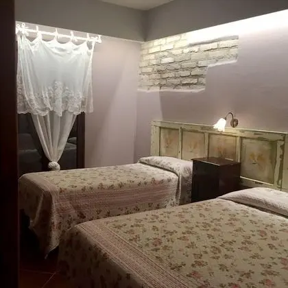 Üç Kişilik Oda