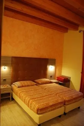 Tek Büyük veya İki Ayrı Yataklı Oda