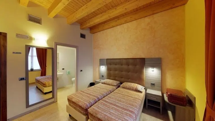 Tek Büyük veya İki Ayrı Yataklı Oda