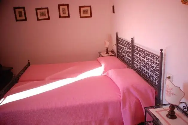 Tek Büyük veya İki Ayrı Yataklı Oda, Tepe Manzaralı