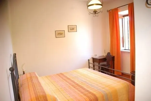 Tek Büyük veya İki Ayrı Yataklı Oda, Tepe Manzaralı