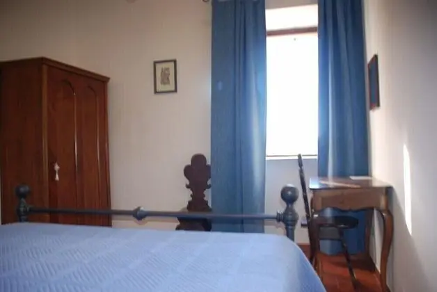 Tek Büyük veya İki Ayrı Yataklı Oda, Tepe Manzaralı