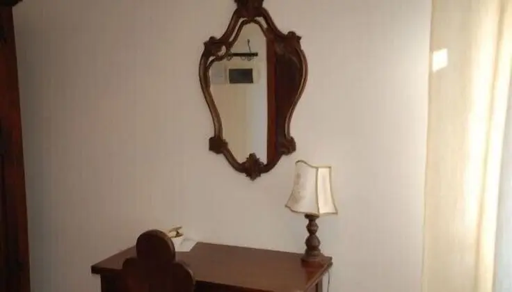 Tek Büyük veya İki Ayrı Yataklı Oda, Tepe Manzaralı