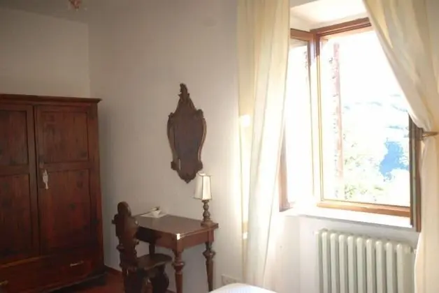 Tek Büyük veya İki Ayrı Yataklı Oda, Tepe Manzaralı