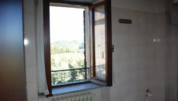 Tek Büyük veya İki Ayrı Yataklı Oda, Tepe Manzaralı