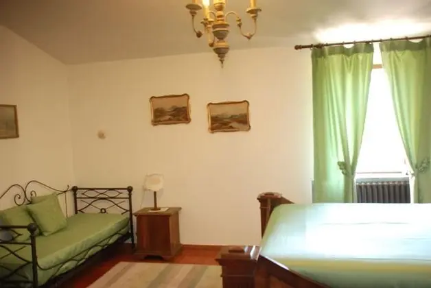 Üç Kişilik Oda, Tepe Manzaralı