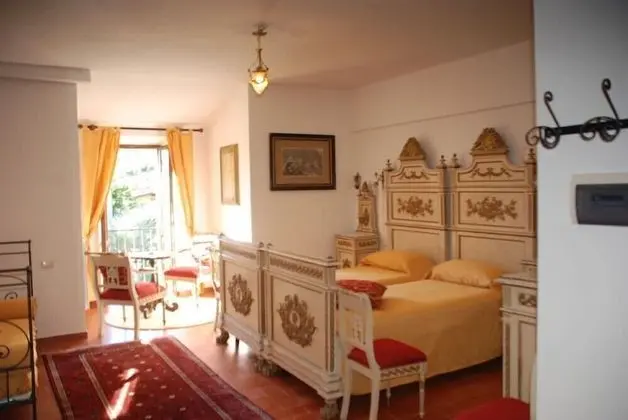 Üç Kişilik Oda, Tepe Manzaralı