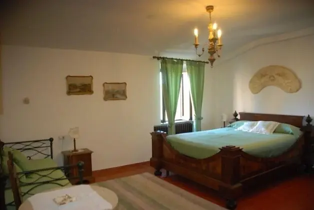 Üç Kişilik Oda, Tepe Manzaralı