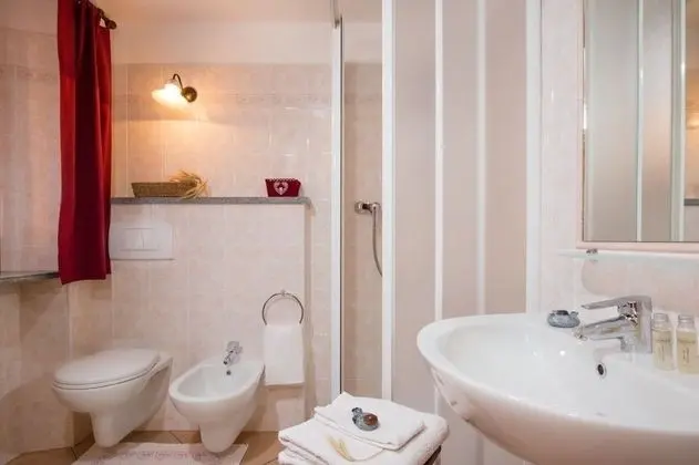 Üç Kişilik Oda, Dağ Manzaralı