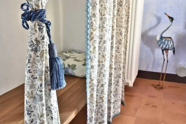 Tek Büyük Yataklı Oda (La dama del bosco)