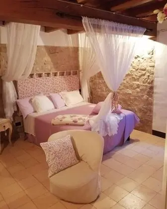 Tek Büyük Yataklı Oda (La fiaba)