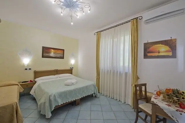 Standard Tek Büyük veya İki Ayrı Yataklı Oda