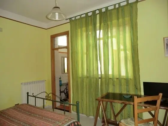 Üç Kişilik Oda