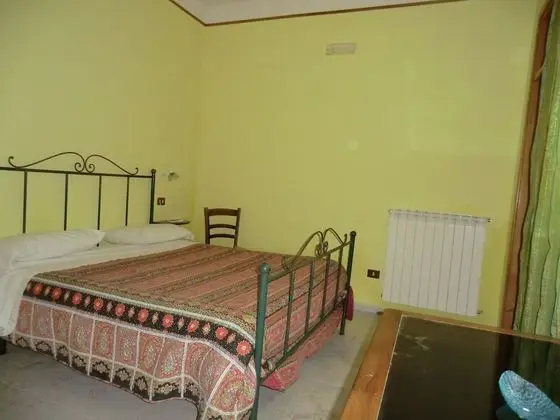 Üç Kişilik Oda