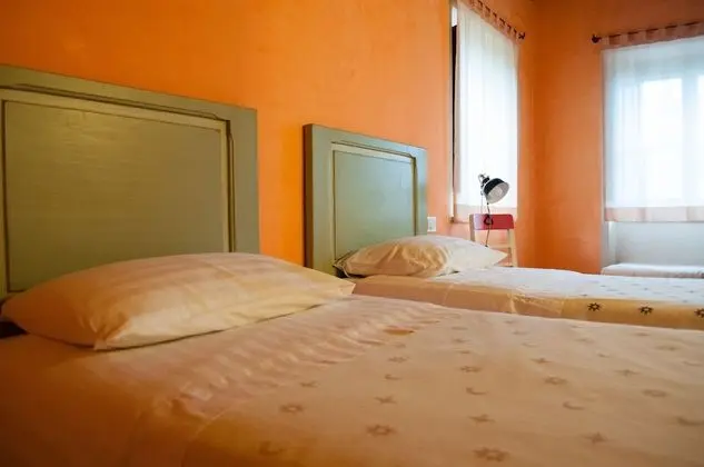 Tek Büyük veya İki Ayrı Yataklı Oda (Arancio)