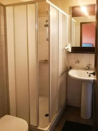 Tek Büyük veya İki Ayrı Yataklı Oda (Arancio)