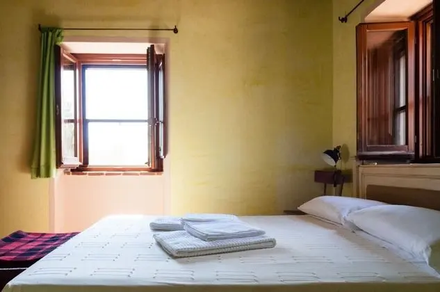 Üç Kişilik Oda, 1 Büyük (Queen) Boy Yatak ve Çekyat (Verde Oliva)