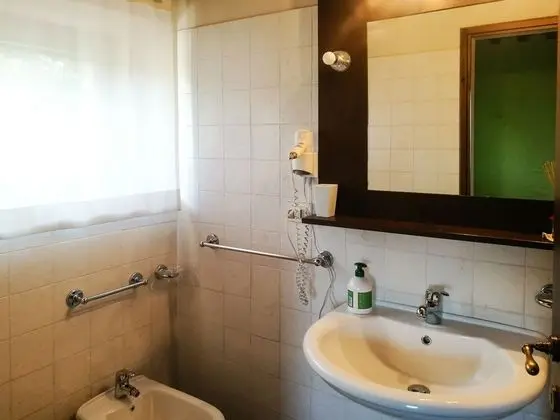 Üç Kişilik Oda, 1 Büyük (Queen) Boy Yatak ve Çekyat (Verde Oliva)