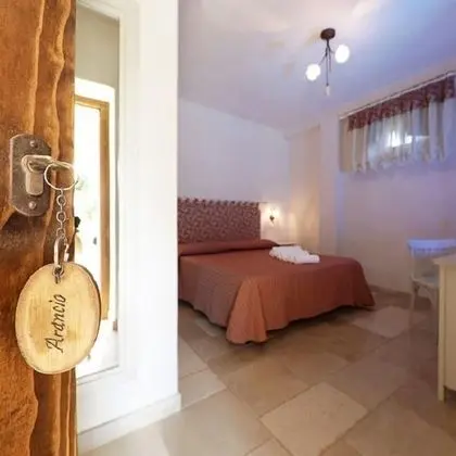 Tek Büyük Yataklı Oda, Bahçe Manzaralı (Arancio)