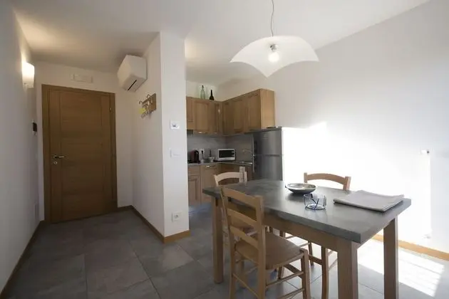 Stüdyo, Bahçe Manzaralı