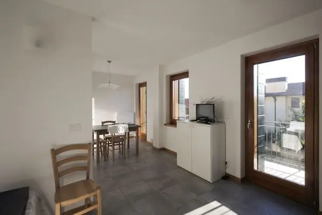 Stüdyo, Bahçe Manzaralı