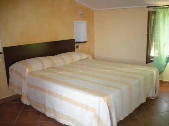 Üç Kişilik Oda, Bahçe Manzaralı