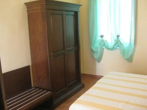 Üç Kişilik Oda, Bahçe Manzaralı