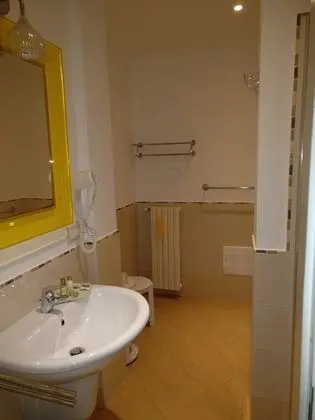 Superior Tek Büyük veya İki Ayrı Yataklı Oda