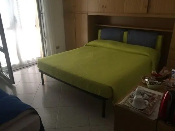 Üç Kişilik Oda, Birden Çok Yatak, Sigara İçilmez (external bathroom)