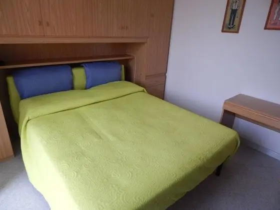 Üç Kişilik Oda, Birden Çok Yatak, Sigara İçilmez (external bathroom)