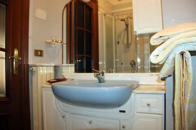 Üç Kişilik Oda, Birden Çok Yatak, Sigara İçilmez (external bathroom)