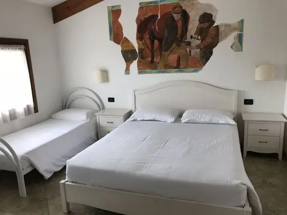 Üç Kişilik Oda