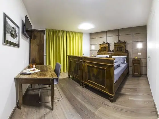 Tek Büyük veya İki Ayrı Yataklı Oda, Dağ Manzaralı (Golden)