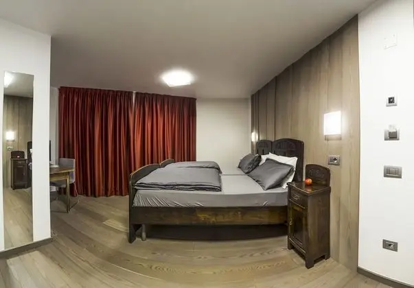 Tek Büyük veya İki Ayrı Yataklı Oda (Gala)