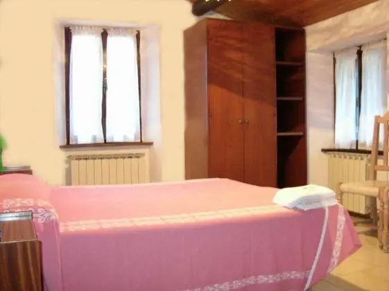 Tek Büyük veya İki Ayrı Yataklı Oda, Tepe Manzaralı