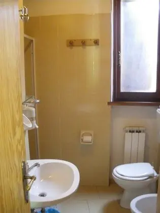 Tek Büyük veya İki Ayrı Yataklı Oda, Tepe Manzaralı