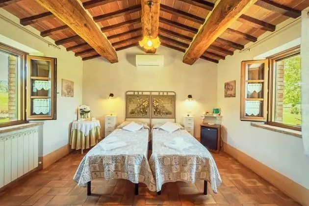 Tek Büyük veya İki Ayrı Yataklı Oda