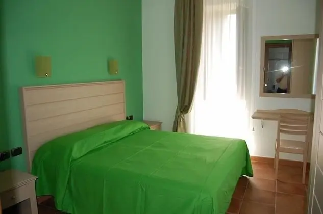 Comfort Tek Büyük Yataklı Oda, Tepe Manzaralı