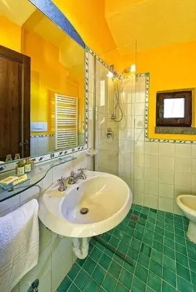 Standard Tek Büyük Yataklı Oda, Bahçe Manzaralı