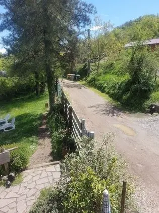 Stüdyo, Bahçe Manzaralı