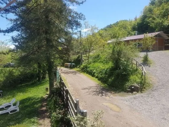 Stüdyo, Bahçe Manzaralı