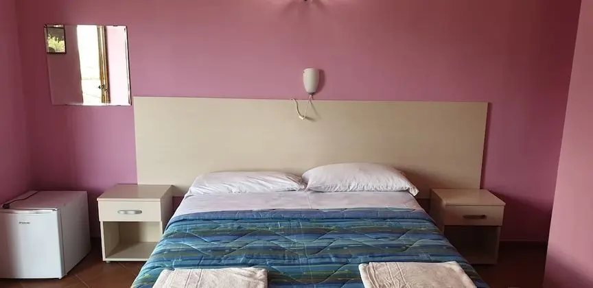 Deluxe Tek Büyük Yataklı Oda, 1 Çift Kişilik Yatak, Banyolu/Duşlu, Bahçeli
