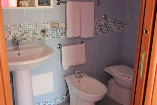Deluxe Tek Büyük Yataklı Oda, 1 Çift Kişilik Yatak, Banyolu/Duşlu, Bahçeli