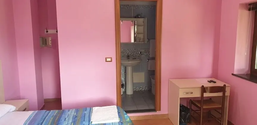 Deluxe Tek Büyük Yataklı Oda, 1 Çift Kişilik Yatak, Banyolu/Duşlu, Bahçeli